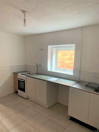 3 Bedroom Maisonette To Rent In Windsor Road, Penarth, South Glamorgan, Vale Of Glamorgan, The, CF64