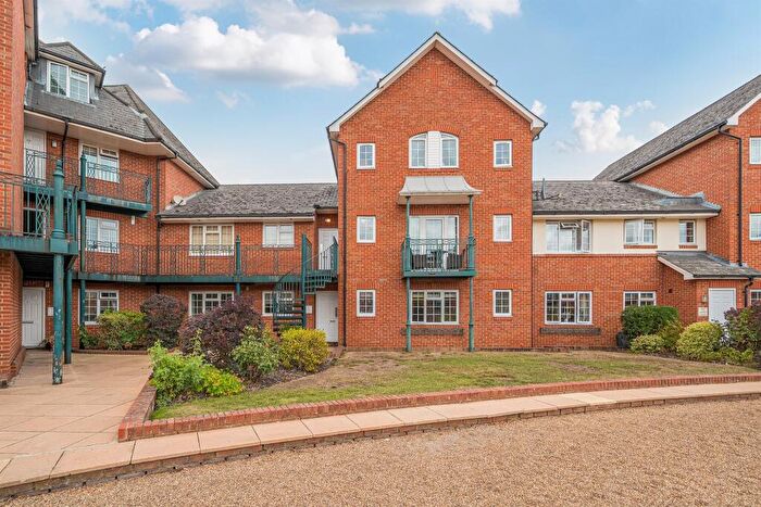 2 Bedroom Apartment For Sale In St. Leonards Road, Windsor, SL4