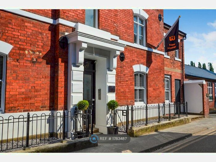 2 Bedroom Maisonette To Rent In The Courthouse, Selby, YO8