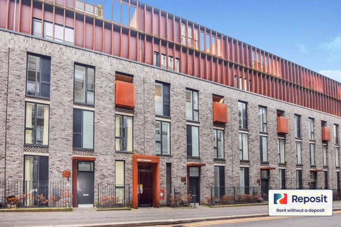 3 Bedroom House To Rent In Roof Gardens, Ellesmere Street, Castlefield, Manchester, M15