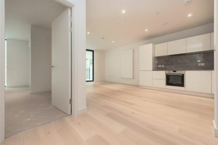 1 Bedroom Apartment To Rent In Mercier Court, Starboard Way, London, E16