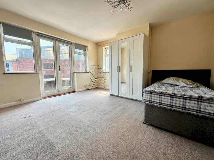 2 Bedroom Flat To Rent In Belvidere Road, Southampton, SO14