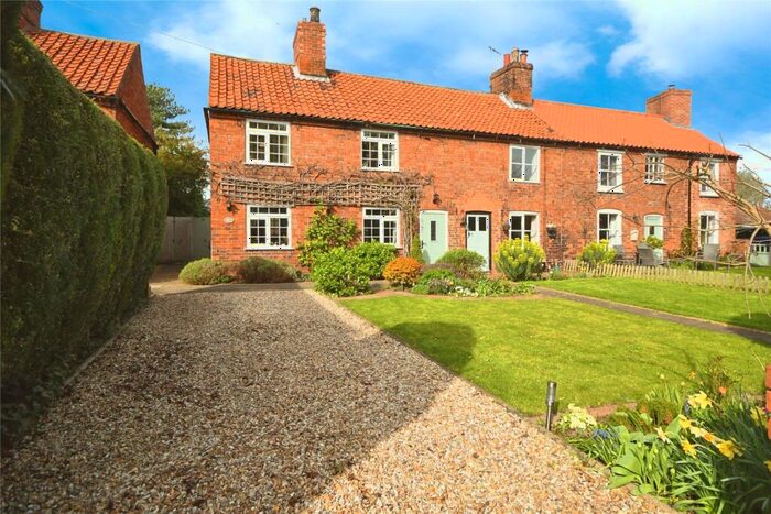 2 Bedroom End Of Terrace House For Sale In London Row, South Clifton, Newark, Nottinghamshire, NG23