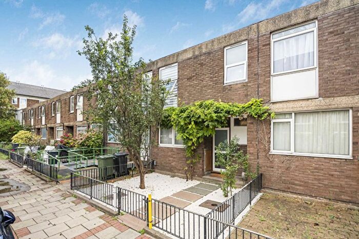 4 Bedroom Property For Sale In Cottage Grove, Clapham, SW9