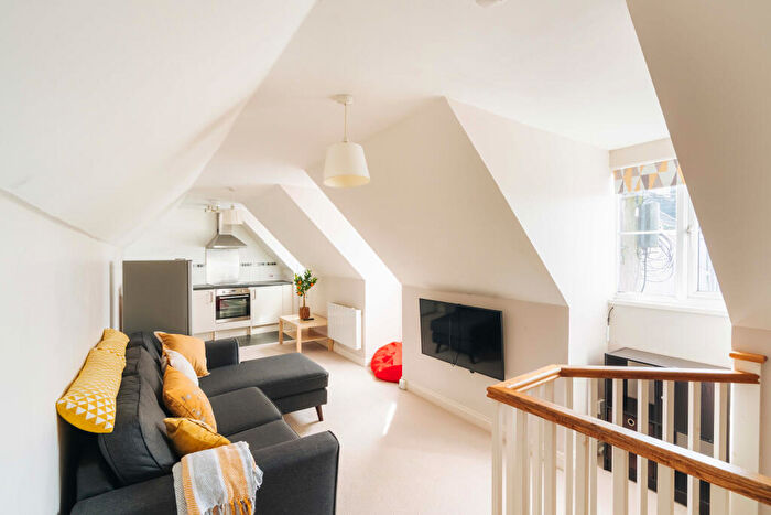 2 Bedroom Maisonette For Sale In North Street, Bedminster, BS3