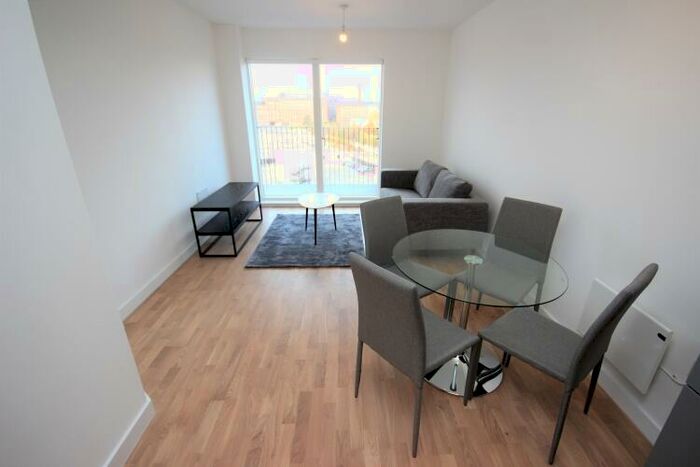 1 Bedroom Apartment To Rent In Lockgate Mews Manchester, M4