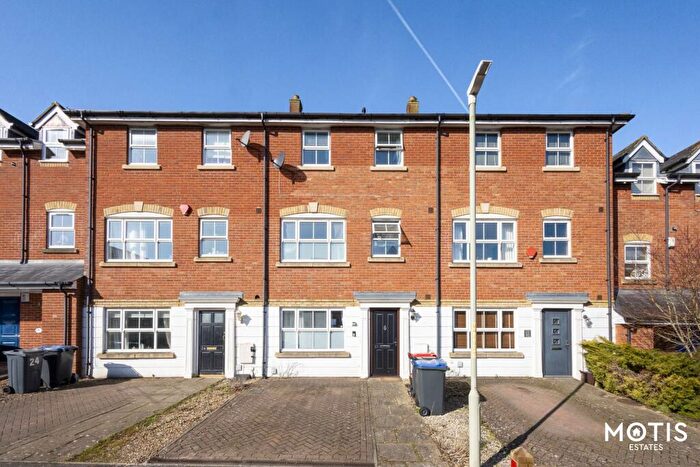 5 Bedroom Town House For Sale In Tower View, Chartham, CT4