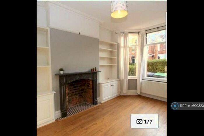2 Bedroom Flat To Rent In Wood Green, London, N22