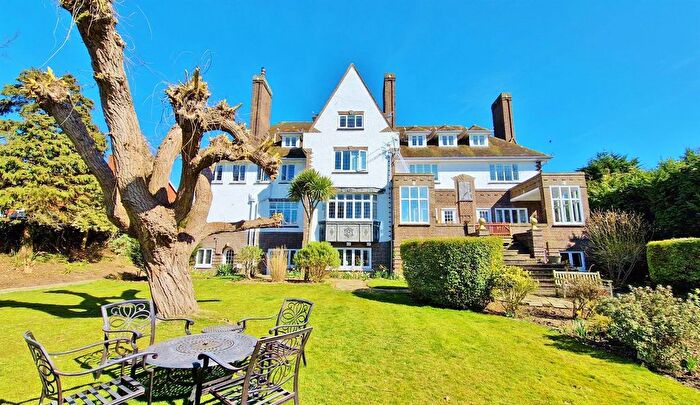 2 Bedroom Flat For Sale In Ivanhoe, Second Avenue, Frinton-On-Sea, CO13