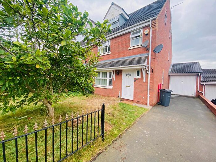 6 Bedroom House To Rent In Victoria Park Road, Smethwick, B66