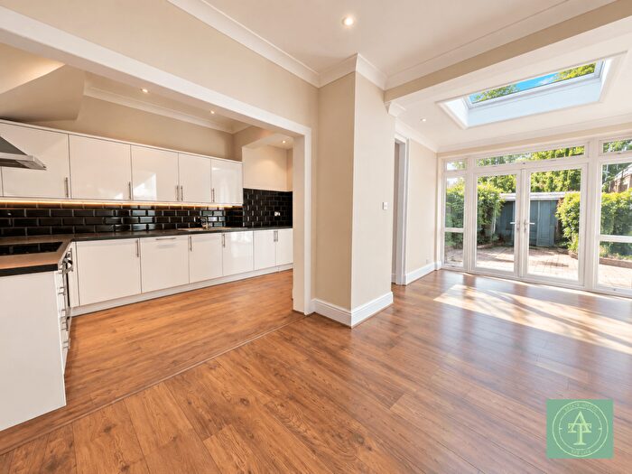 3 Bedroom Terraced House To Rent In Hoppers Road, Winchmore Hill, London, N21