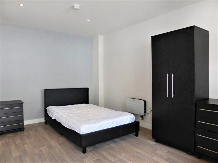 Flat To Rent In Osmond Road -, P13