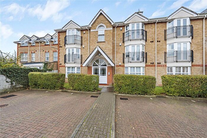 2 Bedroom Flat For Sale In Draper Close, Isleworth, TW7