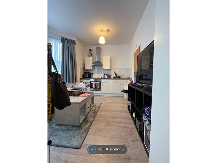 Studio To Rent In London, London, N22