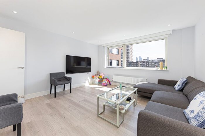 2 Bedroom Flat To Rent In Consort Rise House, - Buckingham Palace Rd, Belgravia, Westminster, London, SW1W