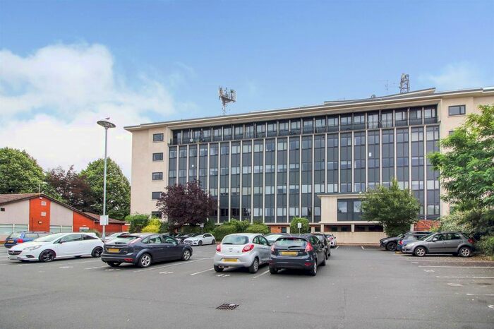 2 Bedroom Flat For Sale In Blackpole Road, Worcester, WR4