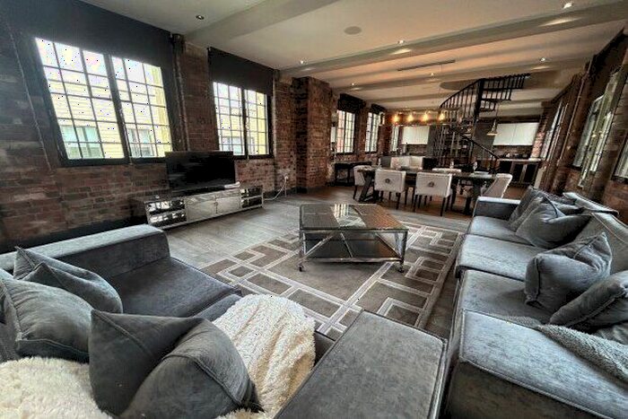 3 Bedroom Flat To Rent In Caroline Street, Birmingham, B3