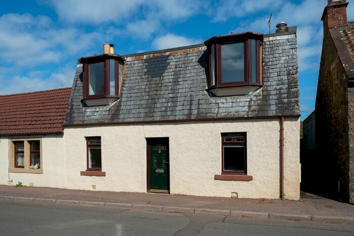 3 Bedroom Cottage For Sale In Main Street, Dunshalt, KY14