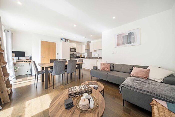 2 Bedroom Flat For Sale In Freda Street, Bermondsey, SE16