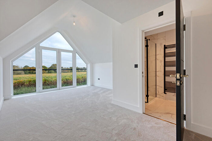 4 Bedroom Detached House For Sale In North Drive, Hutton, CM13