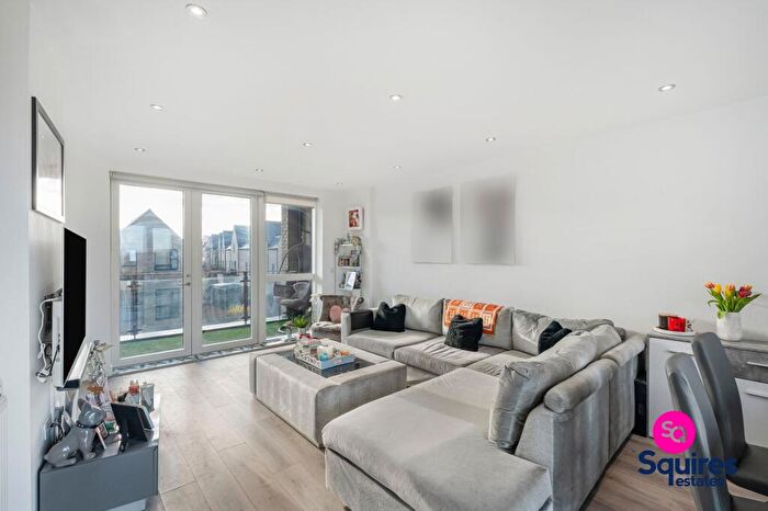 1 Bedroom Flat For Sale In Henry Darlot Drive, Garrison Heights, NW7