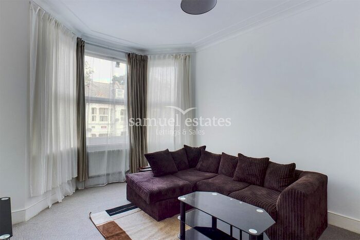 2 Bedroom Flat To Rent In Chalfont Road, Norwood Junction, SE25