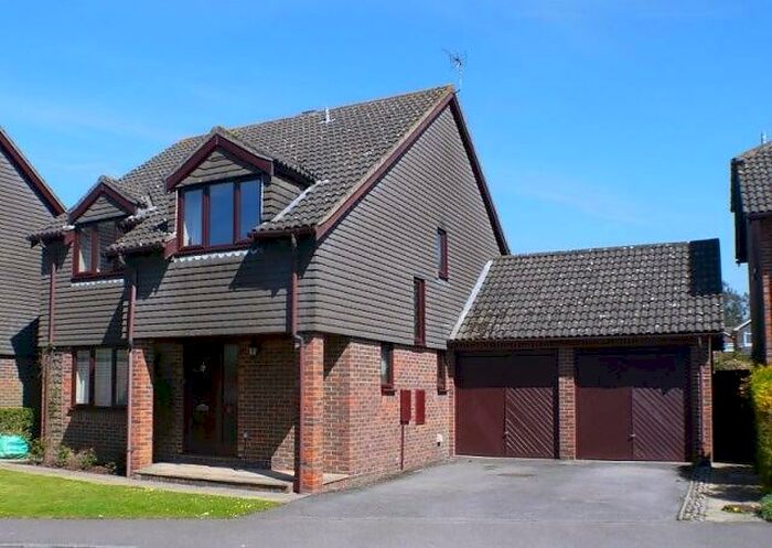 4 Bedroom Detached House To Rent In Otterbourne, SO21