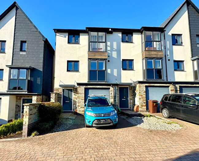 5 Bedroom End Of Terrace House For Sale In Runway Road, Derriford, Plymouth, PL6