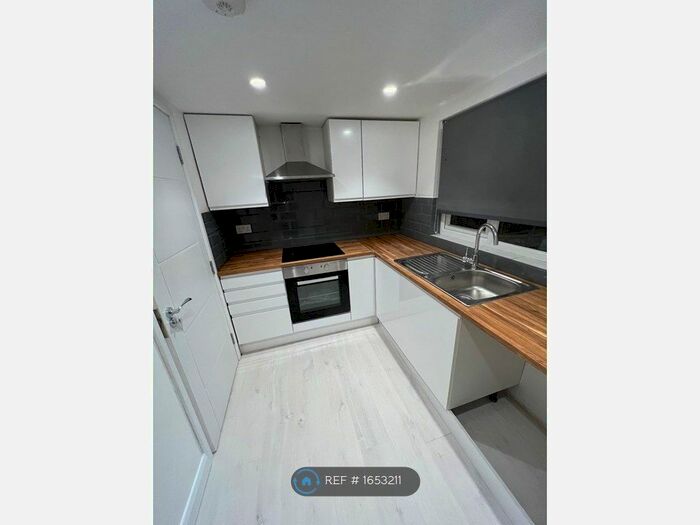 2 Bedroom Flat To Rent In Canons Gate, Harlow, CM20