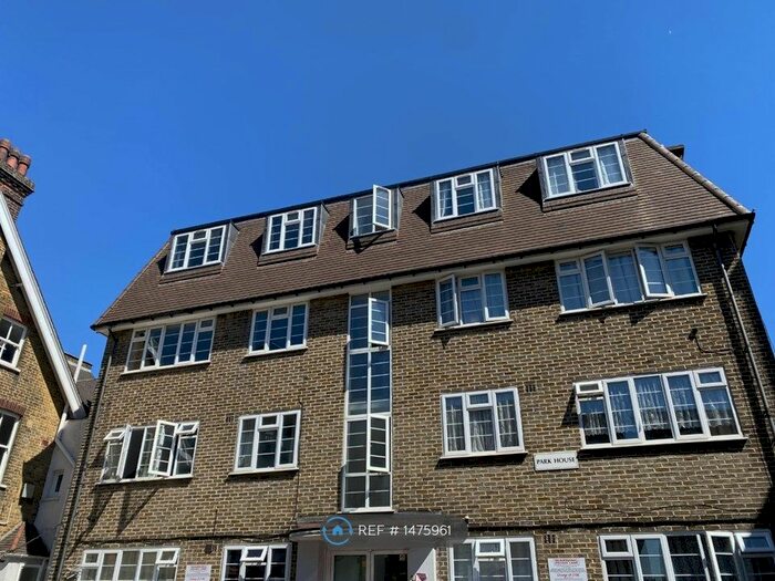 2 Bedroom Flat To Rent In Park Lane, Croydon, CR0