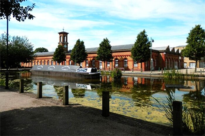 1 Bedroom Flat To Rent In Hispano Mews, Enfield, Greater London, EN3