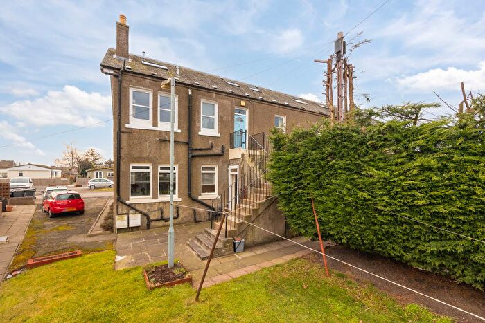 3 Bedroom Flat For Sale In Straiton Road, Straiton, EH20