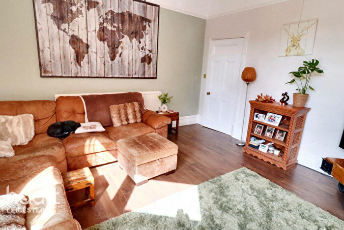 5 Bedroom Semi-Detached House For Sale In Belvoir Drive, Leicester, LE2