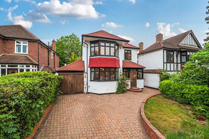 6 Bedroom Detached House For Sale In Oakhill Road, Orpington, BR6