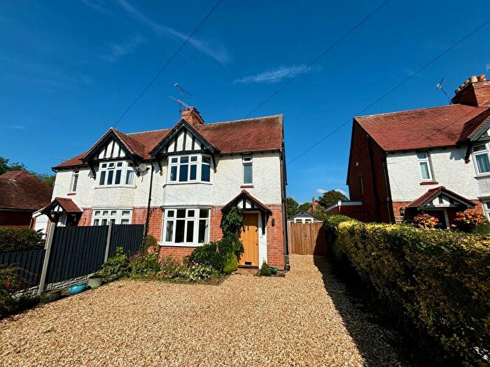 4 Bedroom House To Rent In Evesham Road, Stratford-upon-Avon, CV37
