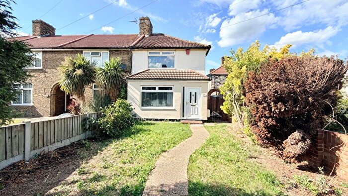 2 Bedroom House To Rent In Joan Road, Dagenham, RM8