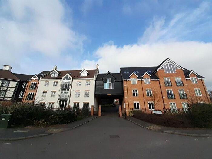 2 Bedroom Flat For Sale In Honeywell Close, Oadby, LE2