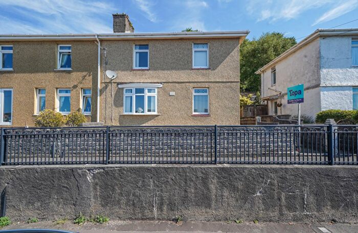 3 Bedroom Semi-Detached House For Sale In Grenfell Park Road, Swansea, SA1