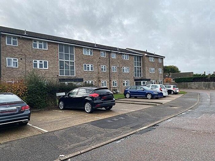 2 Bedroom Flat For Sale In Lister Road, Braintree, CM7