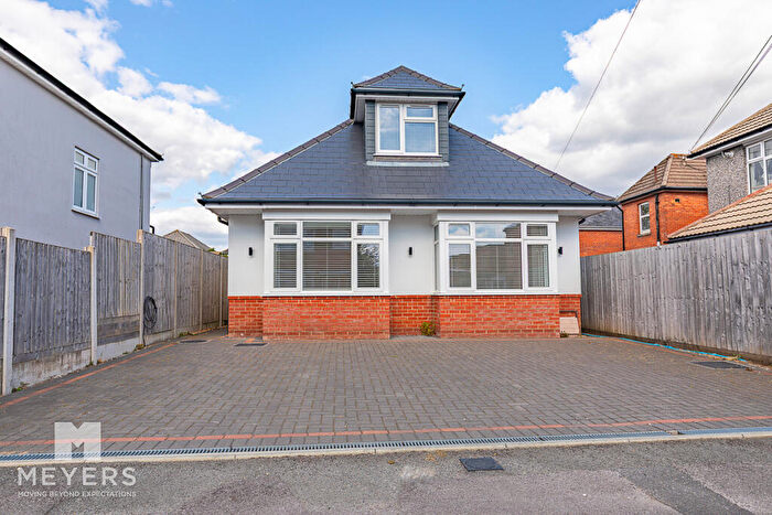 4 Bedroom Chalet For Sale In Maclaren Road, Bournemouth, BH9