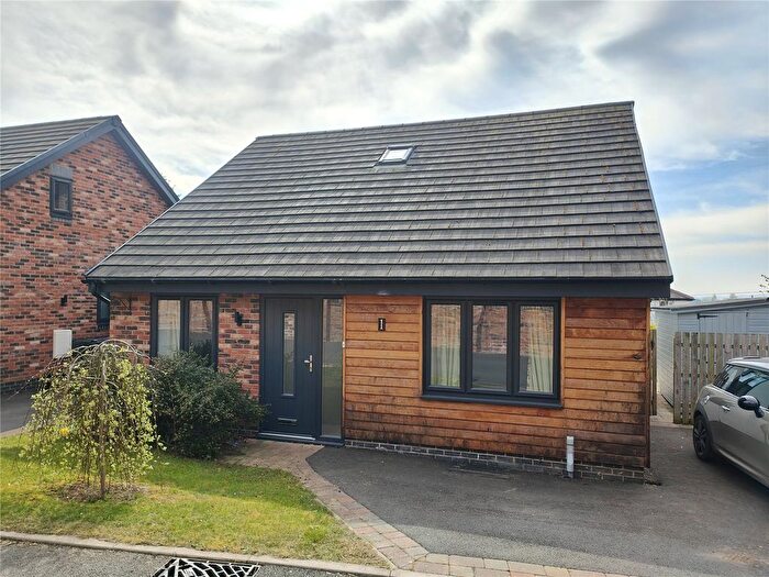 3 Bedroom Bungalow To Rent In Varley Rise, Oswestry, Shropshire, SY11