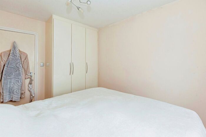 1 Bedroom Flat To Rent In Victoria Road, Slough, SL2