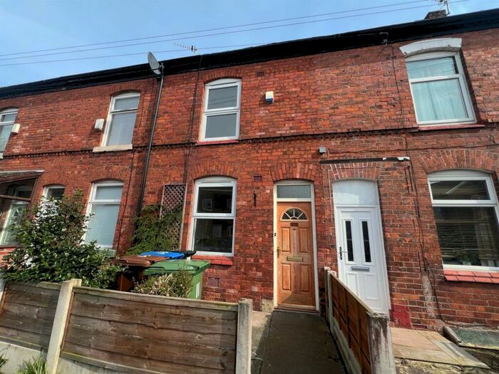 2 Bedroom House To Rent In Peel Street, Stockport, SK2