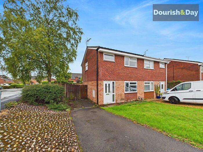 2 Bedroom Semi-Detached House For Sale In Severn Drive, Wolverhampton, WV6