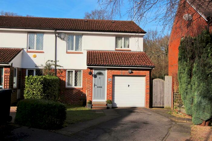 3 Bedroom Semi-Detached House To Rent In Salcombe Close, Valley Park, Chandlers Ford, SO53