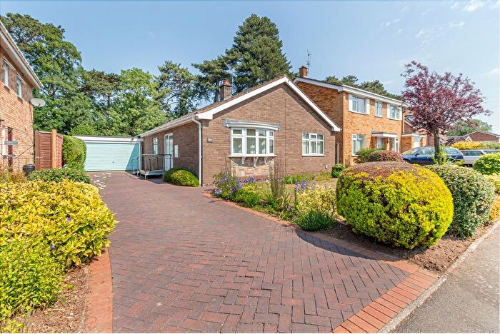 3 Bedroom Detached Bungalow For Sale In Columbia Drive, Worcester, WR2