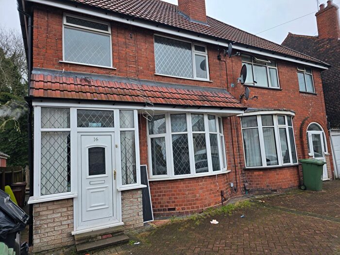 4 Bedroom Semi-Detached House To Rent In Edward Street, Walsall, WS2