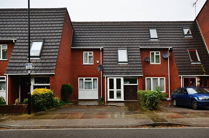 3 Bedroom Property To Rent In Hanger View Way, Ealing, London, W3