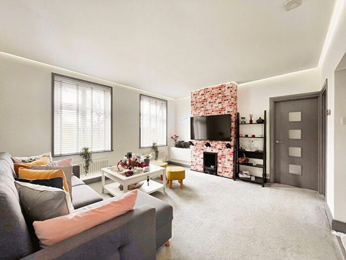 2 Bedroom Flat For Sale In Cressingham Road, Edgware, HA8