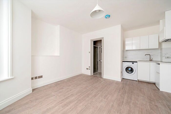 Studio To Rent In Castletown Road, London, W14